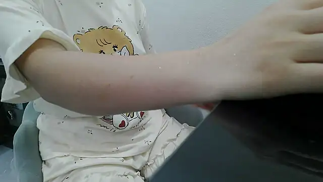Emachiii online show from May 31, 1:14 am