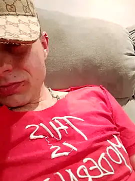 Snapshot of Holly-97 chatting on March 16, 10:25 pm Holly-97 online show from March 16, 10:25 pm