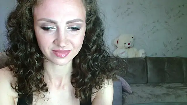 Snapshot of Amber_Carrol chatting on June 6, 6:12 pm Amber Carrol online show from June 6, 6:12 pm