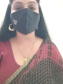 Snapshot of shivani27 chatting on December 18, 8:42 am shivani27 online show from December 18, 8:42 am