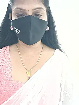 Snapshot of shivani27 chatting on January 14, 6:13 pm shivani27 online show from January 14, 6:13 pm