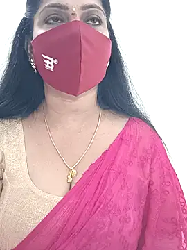 Snapshot of shivani27 chatting on February 13, 4:25 pm shivani27 online show from February 13, 4:25 pm