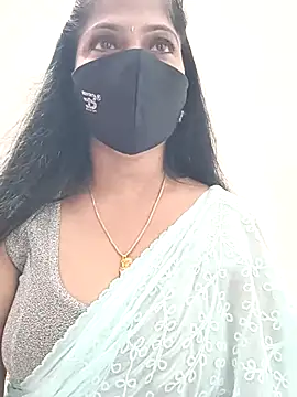 Snapshot of shivani27 chatting on February 20, 9:10 am shivani27 online show from February 20, 9:10 am