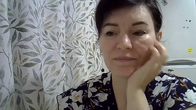 Snapshot of Krystal_82 chatting on December 20, 3:57 am Krystal 82 online show from December 20, 3:57 am