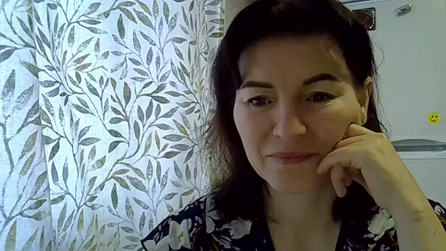 Snapshot of Krystal_82 chatting on December 22, 9:17 am Krystal 82 online show from December 22, 9:17 am