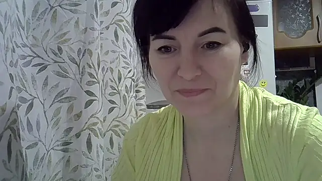 Snapshot of Krystal_82 chatting on February 1, 8:07 pm Krystal 82 online show from February 1, 8:07 pm