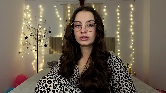 Real cutie1 online show from January 6, 1:48 pm