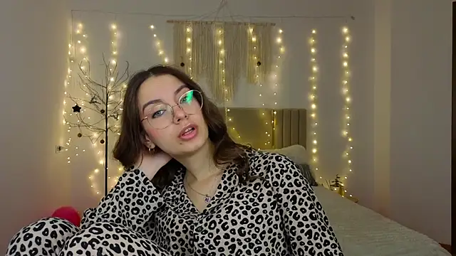 Real cutie1 online show from January 9, 1:47 pm