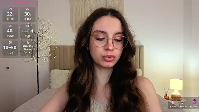Snapshot of Real_cutie1 chatting on June 18, 1:15 pm Real cutie1 online show from June 18, 1:15 pm