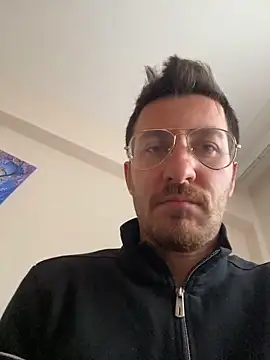 emredenizz07 online show from December 15, 6:28 am