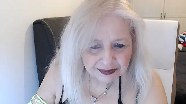 SusiLifeXXX online show from March 6, 8:05 pm