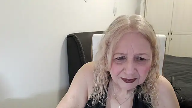 SusiLifeXXX online show from May 24, 8:03 pm