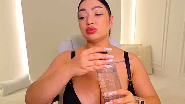 Snapshot of jenny_x_ chatting on July 6, 3:14 am jenny x online show from July 6, 3:14 am