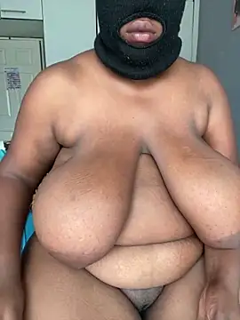 curvywithbigtitties online show from April 23, 6:03 am