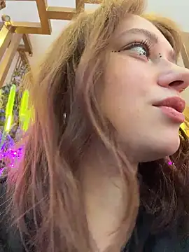 Snapshot of lucy-joy chatting on June 25, 8:41 am lucy-joy online show from June 25, 8:41 am