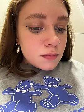 Snapshot of lucy-joy chatting on July 14, 10:21 am lucy-joy online show from July 14, 10:21 am