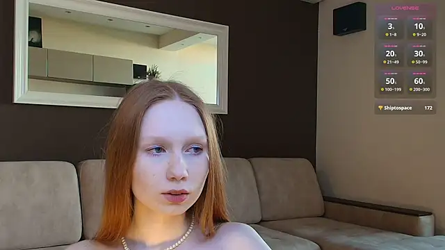 Snapshot of FoxyMira chatting on May 30, 3:42 pm FoxyMira online show from May 30, 3:42 pm