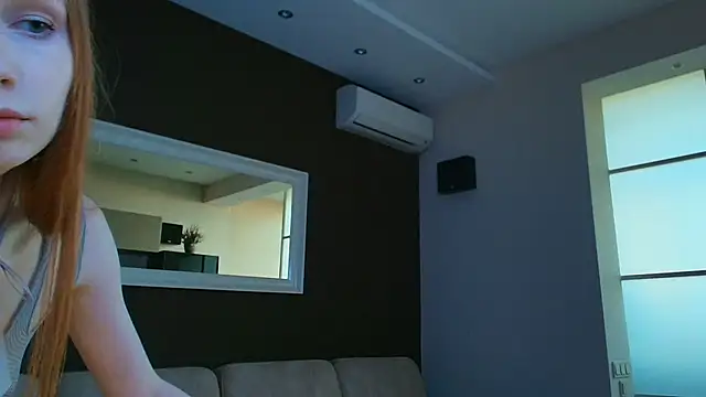 Snapshot of FoxyMira chatting on June 1, 4:09 pm FoxyMira online show from June 1, 4:09 pm