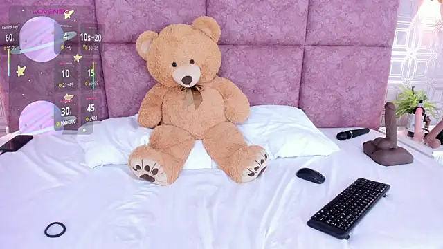 AmyStar1 online show from April 8, 9:15 pm