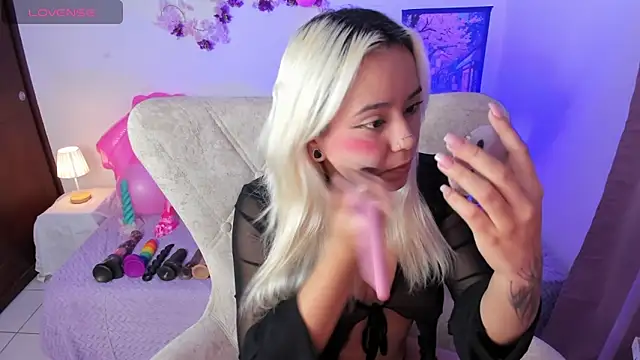 Nataliahenao69 online show from April 11, 2:38 am