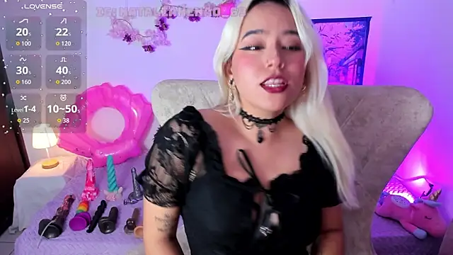 Snapshot of Nataliahenao69 chatting on May 10, 10:15 pm Nataliahenao69 online show from May 10, 10:15 pm