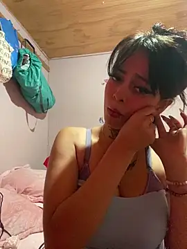 Snapshot of kiittyselenita chatting on May 10, 1:22 am kiittyselenita online show from May 10, 1:22 am