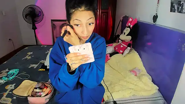 Snapshot of Anais_lux chatting on June 27, 12:15 am Anais lux online show from June 27, 12:15 am