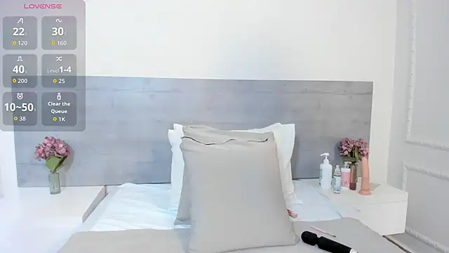 sunnyWhitee online show from October 31, 7:26 pm