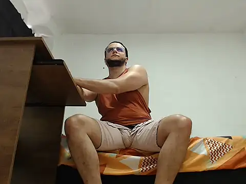 cloudsxxx online show from May 2, 5:40 pm