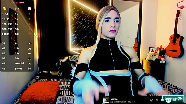 Snapshot of Issabella_Davinci chatting on March 9, 12:25 am Issabella Davinci online show from March 9, 12:25 am