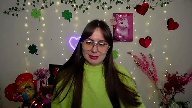 Amanda Bright  online show from March 19, 12:20 pm