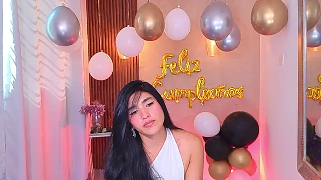 Lia Mar  online show from June 25, 7:07 pm
