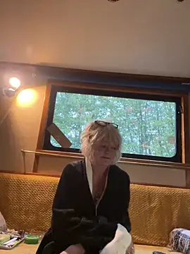 ladyboatlady online show from October 9, 6:33 am