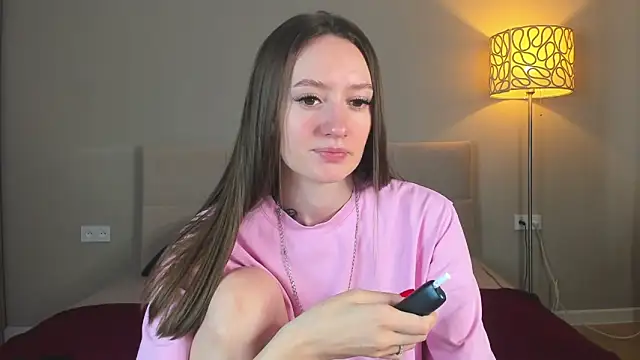 cutienaughtygirl online show from May 30, 8:22 am