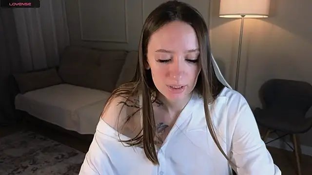 cutienaughtygirl online show from June 6, 6:40 am