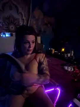 delish dahlia online show from February 18, 7:15 am