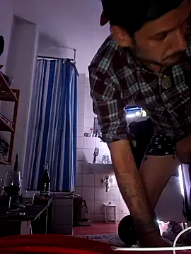 a7ex online show from December 7, 5:04 am