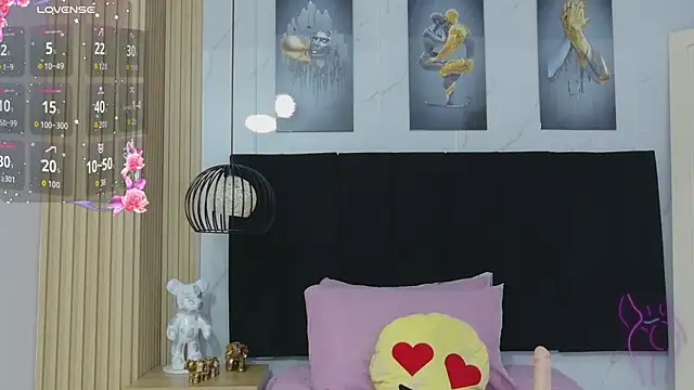 Snapshot of cutepetitee chatting on July 15, 12:43 pm cutepetitee online show from July 15, 12:43 pm