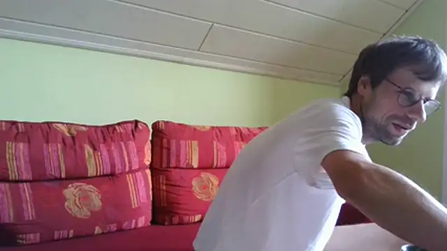 Snapshot of vers92_seb chatting on July 6, 5:59 am vers92 seb online show from July 6, 5:59 am