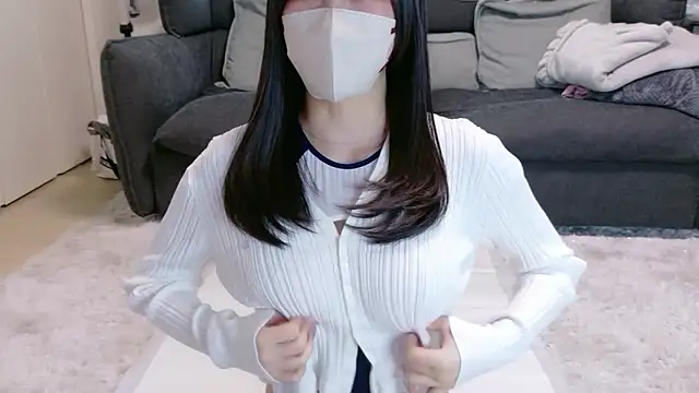 moemilk online show from April 26, 12:30 am