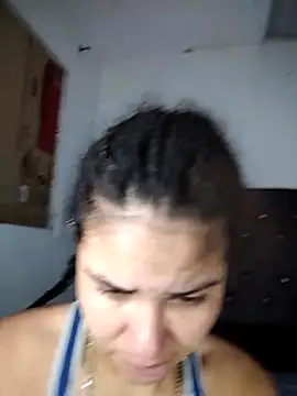 Snapshot of Vale_Nikol21 chatting on February 11, 1:10 am Vale Nikol21 online show from February 11, 1:10 am