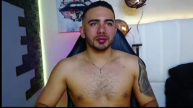 adamhairy online show from June 3, 7:08 pm