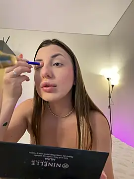 Snapshot of TiffaNoel chatting on October 28, 1:14 pm TiffaNoel online show from October 28, 1:14 pm