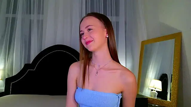 Snapshot of CarolinePorton chatting on October 15, 3:23 pm CarolinePorton online show from October 15, 3:23 pm