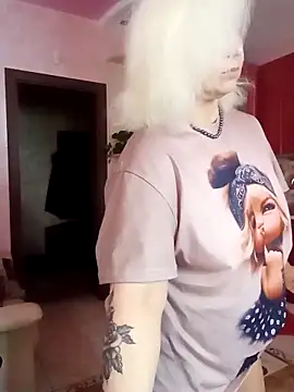 SquirtMilf00 online show from October 20, 1:39 am