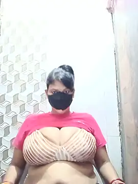 Snapshot of varnika chatting on June 6, 10:53 am varnika online show from June 6, 10:53 am