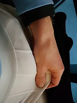 Snapshot of MyDick4You666 chatting on January 7, 8:28 am MyDick4You666 online show from January 7, 8:28 am