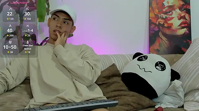 LoganTwink18 online show from February 17, 2:13 pm