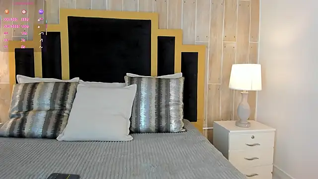 isabellasouza online show from January 11, 7:52 pm