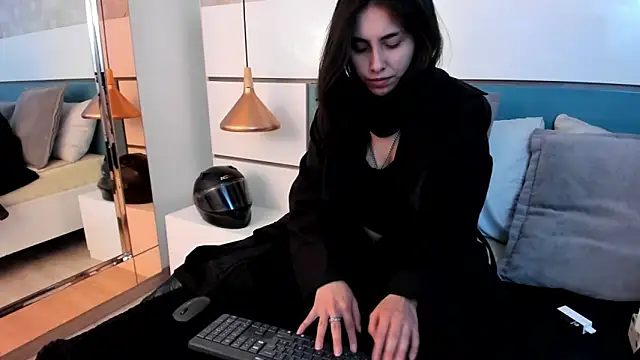 Ashkoreh online show from June 3, 8:14 pm